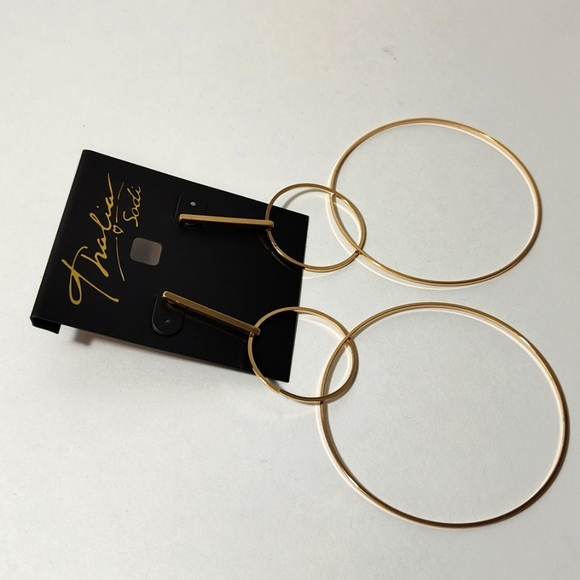 💎 2/$15 Thalia Sodi Gold-Tone Extra Large 4" Interlocking Drop Hoop Earrings - Picture 5 of 6